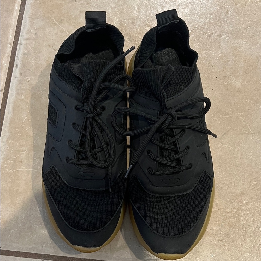 Vince Camuto Black Woman’s Platform Athletic Sneakers